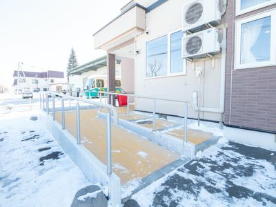 雪解けのアプローチエリア
