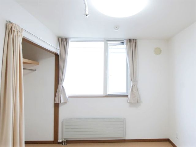 シンプルな居室の一角