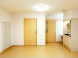 シンプルな洋室の空間