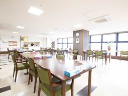 広々とした食堂の様子