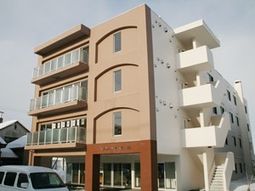 モダンな建物の外観