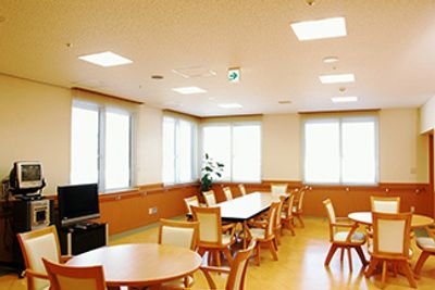 広々とした空間のラウンジ