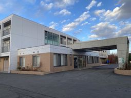 広い空間の外観