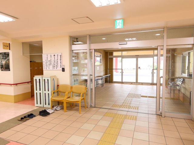 明るく広々としたエントランス