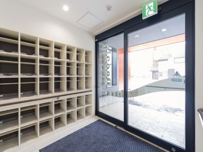 靴棚と出入口の風景