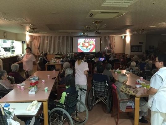 イベント中のダイニングルーム