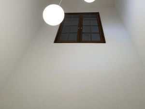 天窓のある吹き抜け  