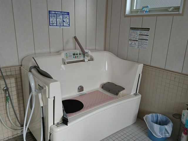設備充実の浴室 浴室 機能的な浴室で、心地よい入浴介助を提供しませんか。安全な環境を整えています。