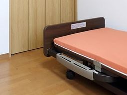 清潔感のある居室の一角