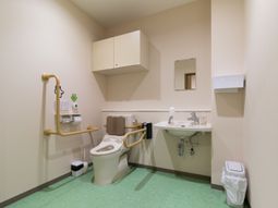 バリアフリーなトイレ設備