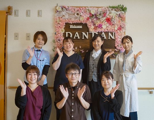 笑顔のスタッフたち