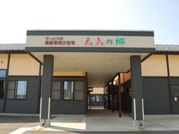 明るいエントランス正面