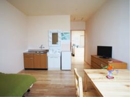 明るい居室の一角