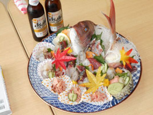 新鮮な魚料理の食堂