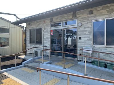 スロープ付きの入口