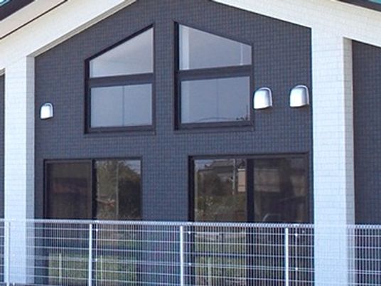 大きな窓の外観