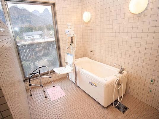 明るい浴室  