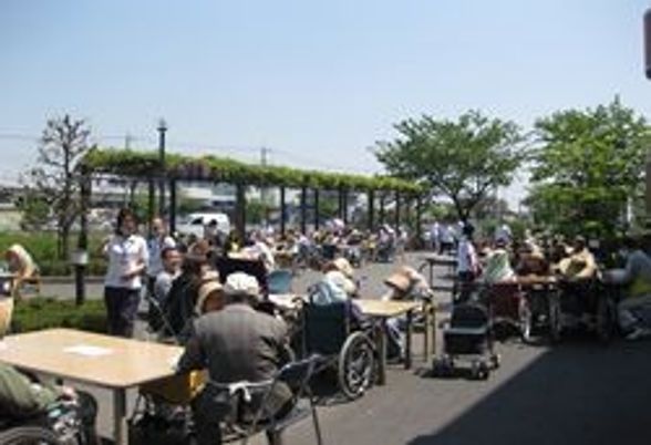 賑やかなテラス