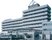 形が独特な建物の外観