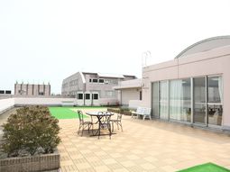 屋上の休憩スペース