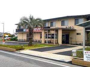 植栽前の施設外観  