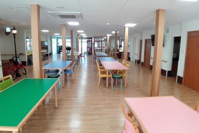 広々としたラウンジ