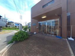 明るい雰囲気のエントランス