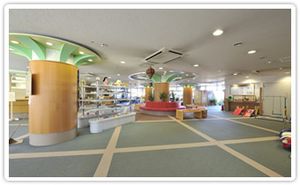 開放的なロビー