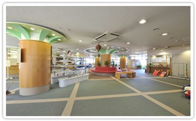 開放的なロビー