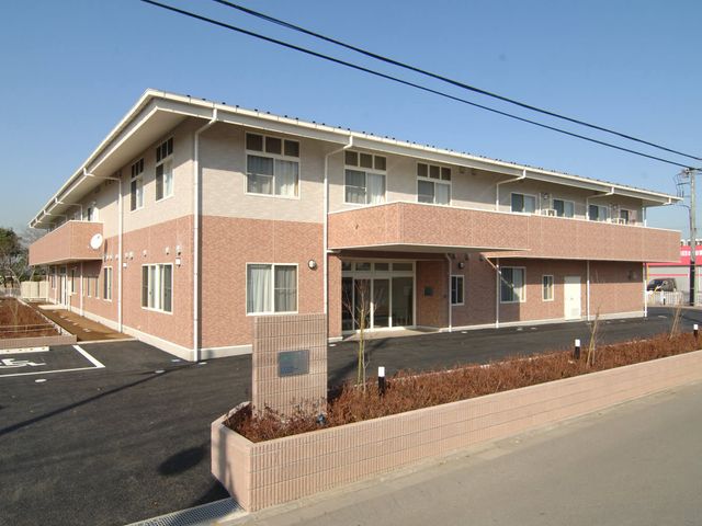 広々とした外観 外観 開放感あふれる建物の外側は、働く上での快適さを感じさせます。立地も便利です。