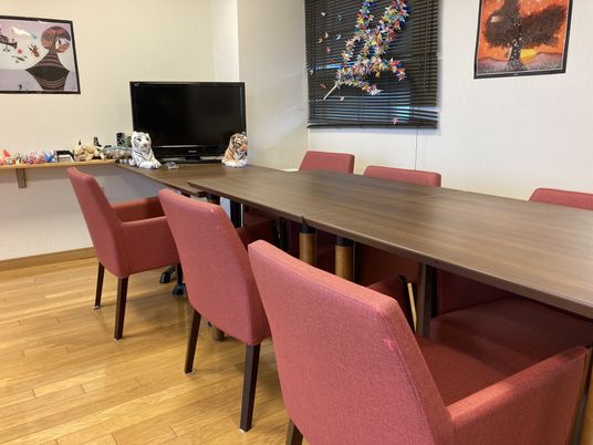 落ち着いた雰囲気の一室