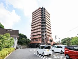 立派な建物の外観