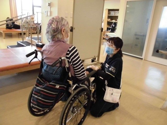 リハビリ風景の室内