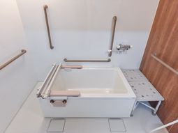 バリアフリーの浴室