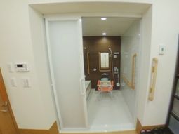 明るい廊下の様子