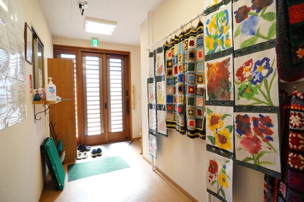 エントランスの手作りアート
