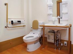 バリアフリー設計のトイレ