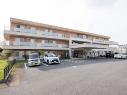 広々した明るい外観