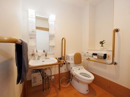 バリアフリーの設計トイレ