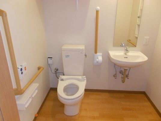 バリアフリーのトイレ設備
