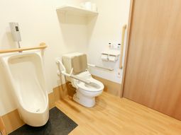 バリアフリートイレ空間