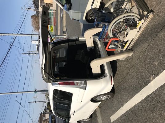 車椅子リフト付き車