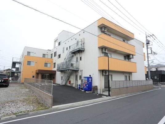 多階建ての建物外観
