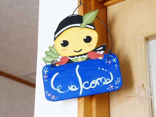 笑顔のキャラクター看板