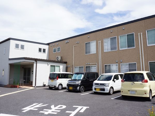 広々とした明るい外観