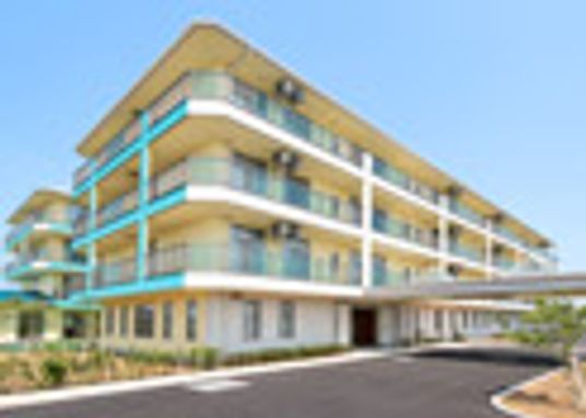 モダンな外観の建物