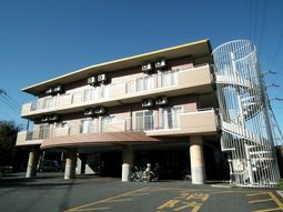 明るい日差しの居室