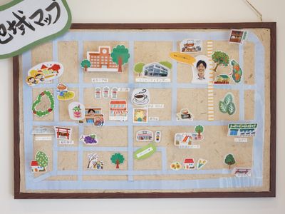 イラスト掲示物のコルクボード
