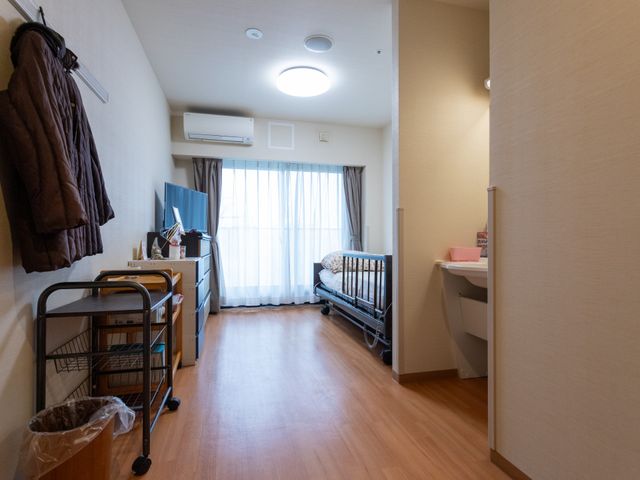 広々とした居室 居室 自然光が豊かに入る居室で、穏やかな環境で働ける場です。清潔感あふれる空間が魅力です。