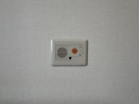 壁に取り付けられたエアコン